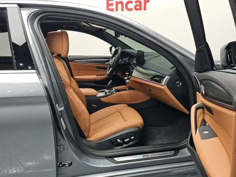 2022 BMW 5 серии с пробегом 31 890 км