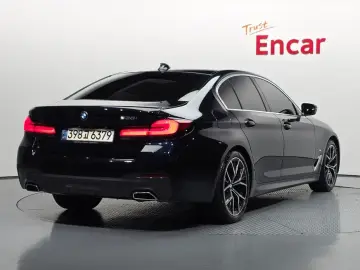 2022 BMW 5 серии с пробегом 58 036 км