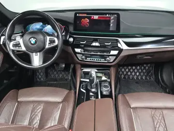 2022 BMW 5 серии с пробегом 58 036 км