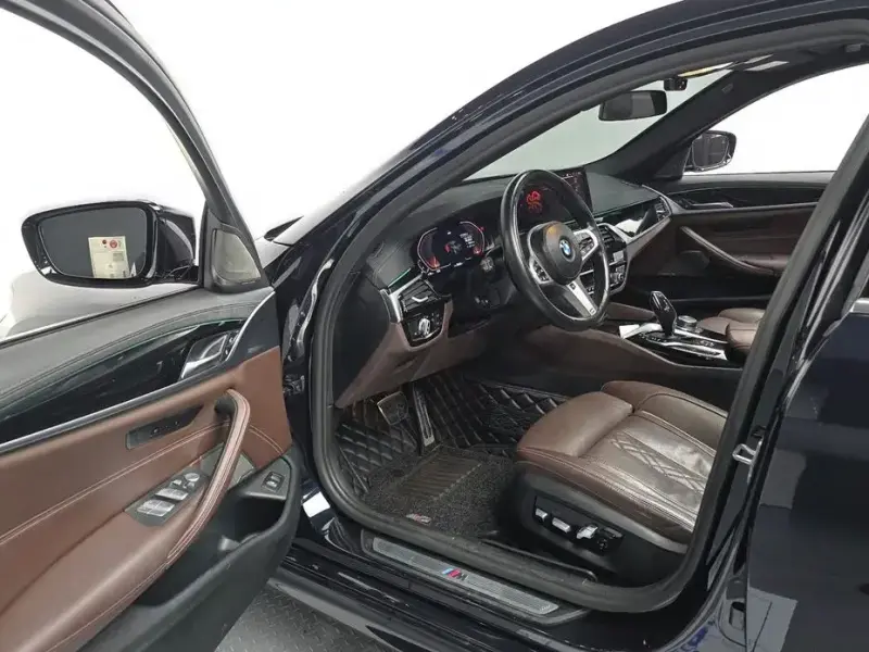 2022 BMW 5 серии с пробегом 58 036 км