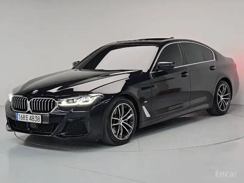 2022 BMW 5 серии с пробегом 61 637 км