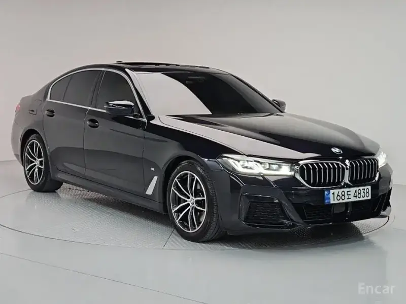 2022 BMW 5 серии с пробегом 61 637 км