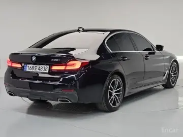 2022 BMW 5 серии с пробегом 61 637 км