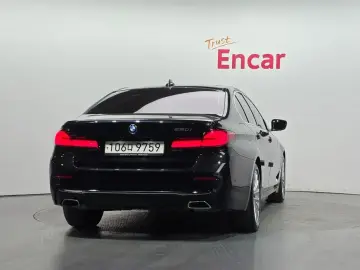 2022 BMW 5 серии с пробегом 71 987 км