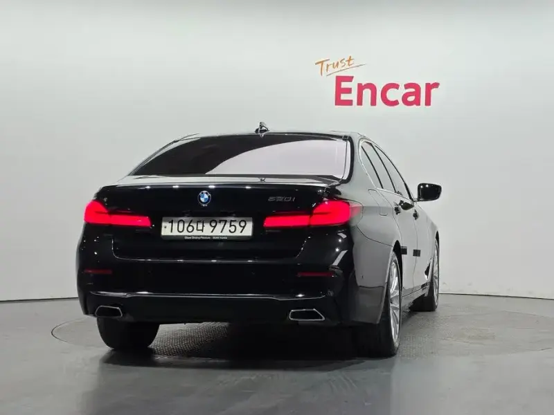 2022 BMW 5 серии с пробегом 71 987 км