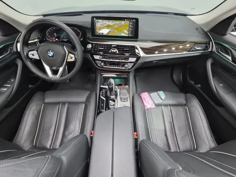 2022 BMW 5 серии с пробегом 71 987 км