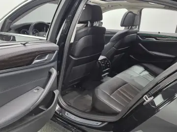 2022 BMW 5 серии с пробегом 71 987 км