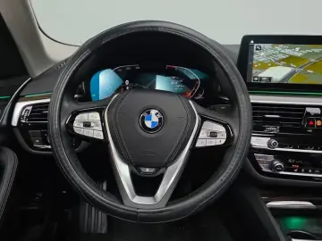 2022 BMW 5 серии с пробегом 71 987 км