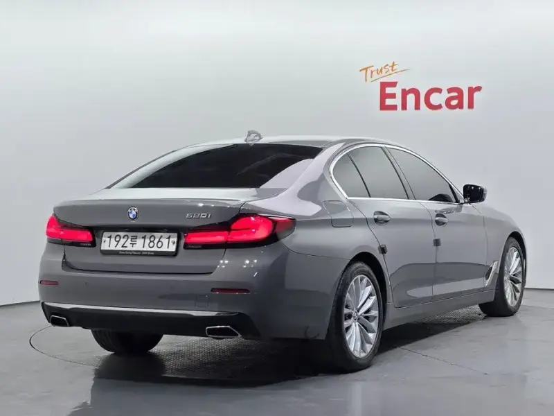 2022 BMW 5 серии с пробегом 55 929 км