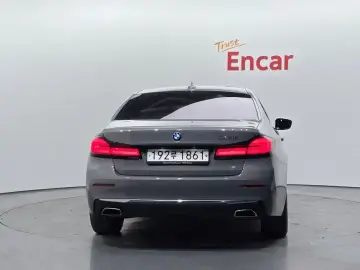 2022 BMW 5 серии с пробегом 55 929 км