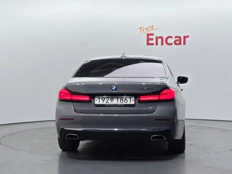 2022 BMW 5 серии с пробегом 55 929 км