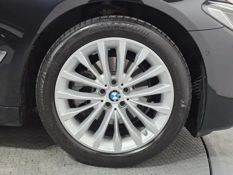 2022 BMW 5 серии с пробегом 71 987 км