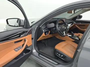 2022 BMW 5 серии с пробегом 55 929 км