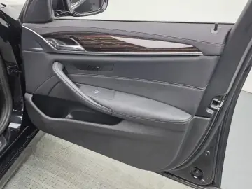 2022 BMW 5 серии с пробегом 71 987 км