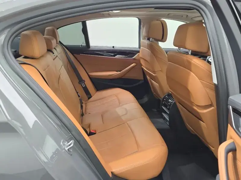 2022 BMW 5 серии с пробегом 55 929 км