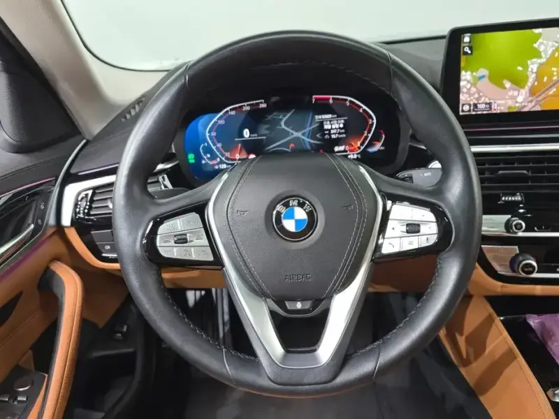 2022 BMW 5 серии с пробегом 55 929 км