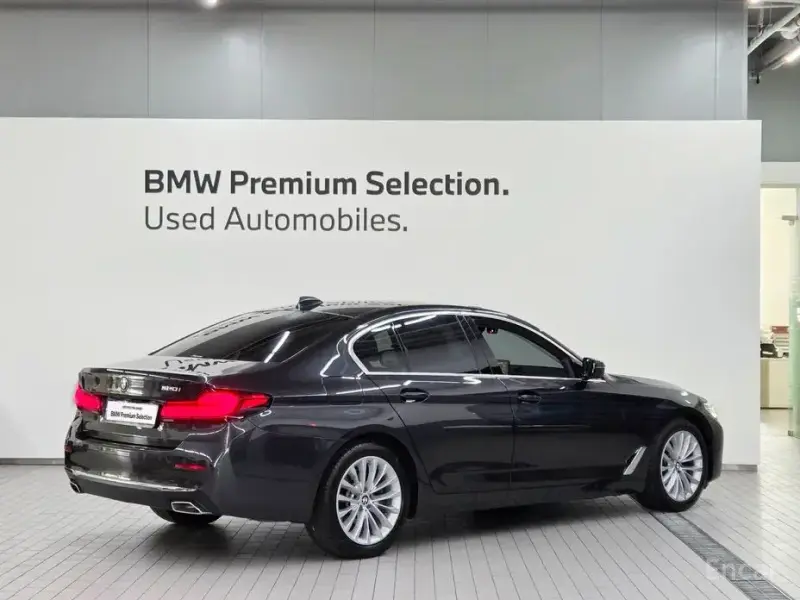 2022 BMW 5 серии с пробегом 43 640 км