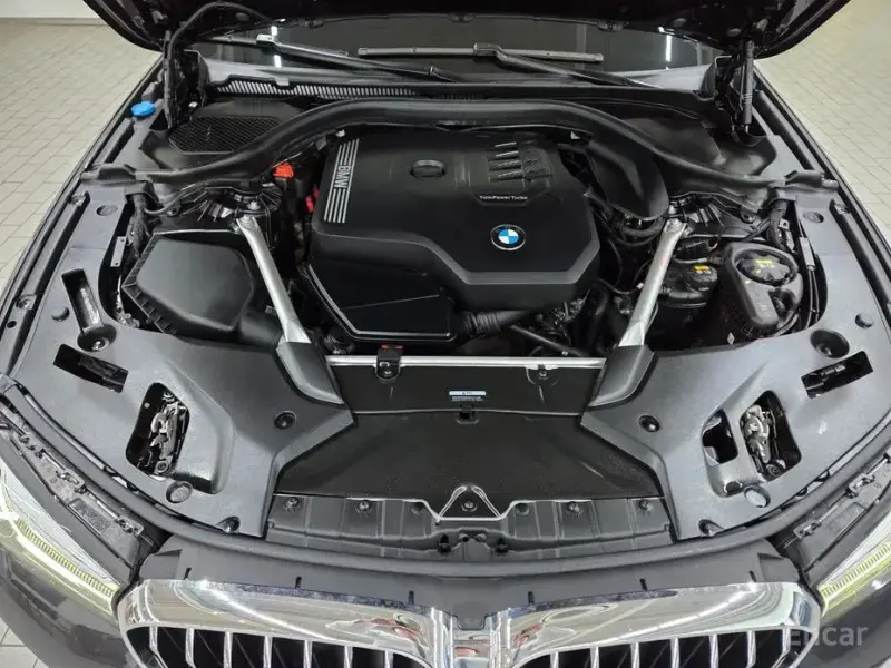 2022 BMW 5 серии с пробегом 43 640 км