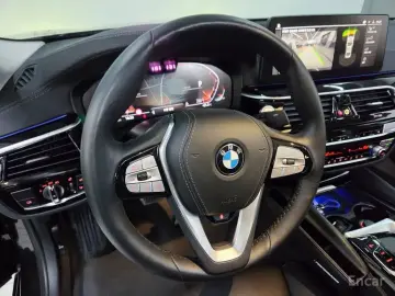2022 BMW 5 серии с пробегом 43 640 км