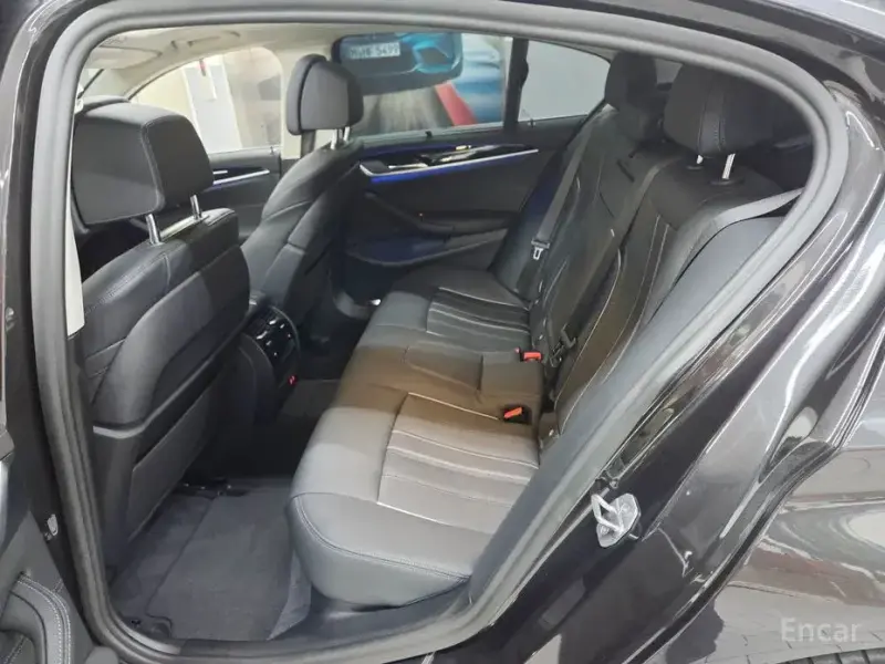 2022 BMW 5 серии с пробегом 43 640 км