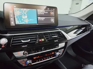 2022 BMW 5 серии с пробегом 43 640 км