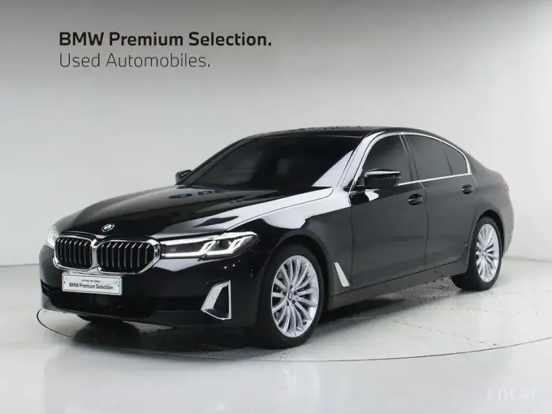 2022 BMW 5 серии с пробегом 75 607 км