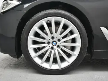 2022 BMW 5 серии с пробегом 75 607 км