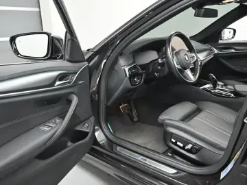 2022 BMW 5 серии с пробегом 78 087 км