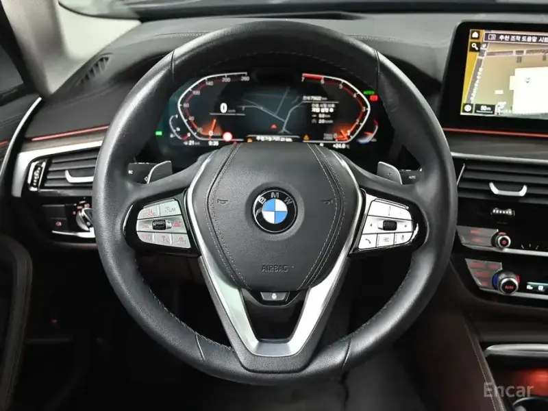 2022 BMW 5 серии с пробегом 75 607 км