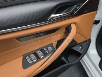 2022 BMW 5 серии с пробегом 29 455 км