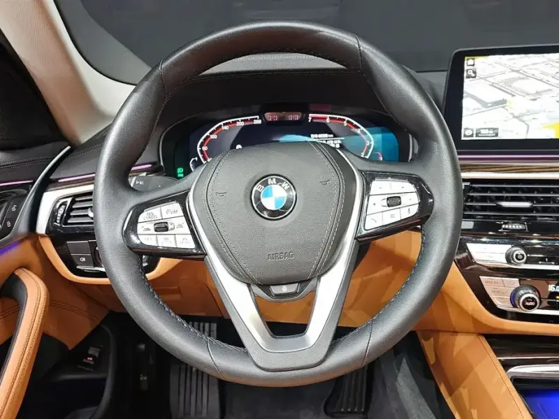 2022 BMW 5 серии с пробегом 46 368 км