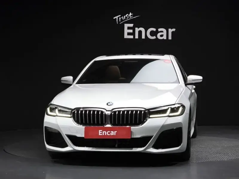 2022 BMW 5 серии с пробегом 52 502 км