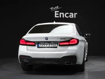 2022 BMW 5 серии с пробегом 52 502 км