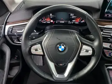 2022 BMW 5 серии с пробегом 62 358 км