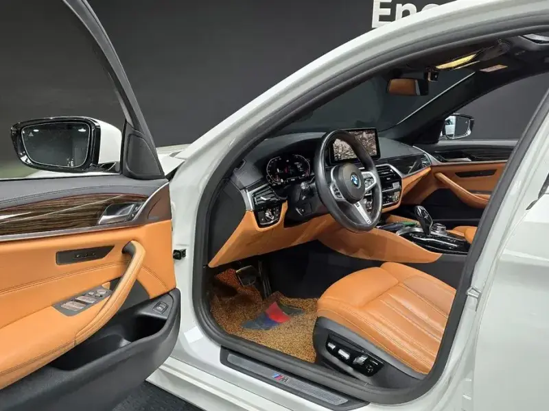 2022 BMW 5 серии с пробегом 52 502 км