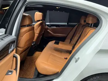 2022 BMW 5 серии с пробегом 52 502 км