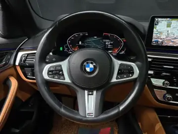 2022 BMW 5 серии с пробегом 52 502 км