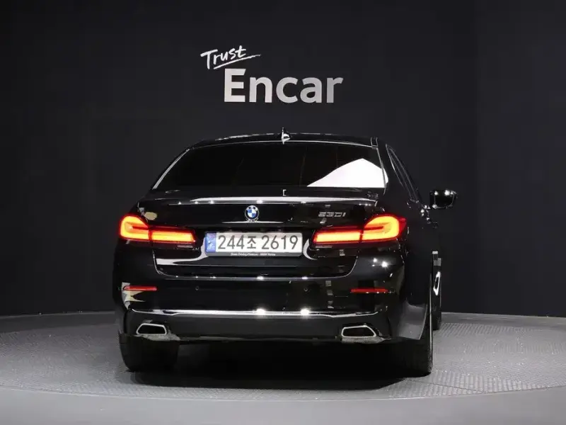 2022 BMW 5 серии с пробегом 13 883 км