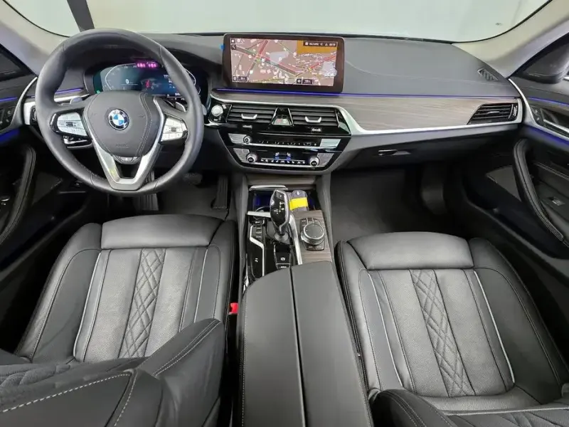 2022 BMW 5 серии с пробегом 13 883 км