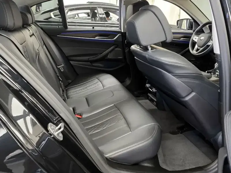 2022 BMW 5 серии с пробегом 13 883 км