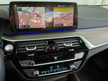 2022 BMW 5 серии с пробегом 13 883 км