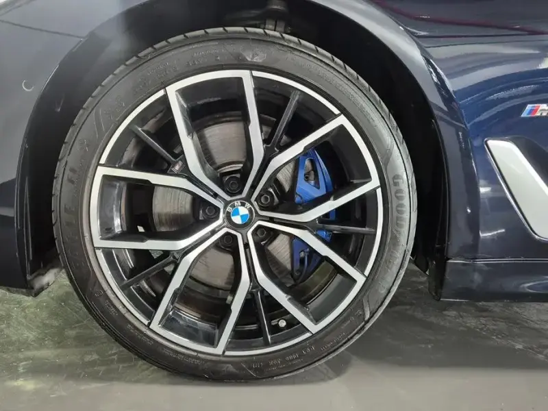 2022 BMW 5 серии с пробегом 39 783 км