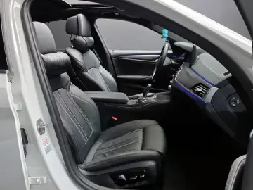 2022 BMW 5 серии с пробегом 56 053 км