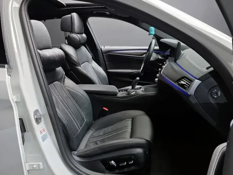 2022 BMW 5 серии с пробегом 56 053 км