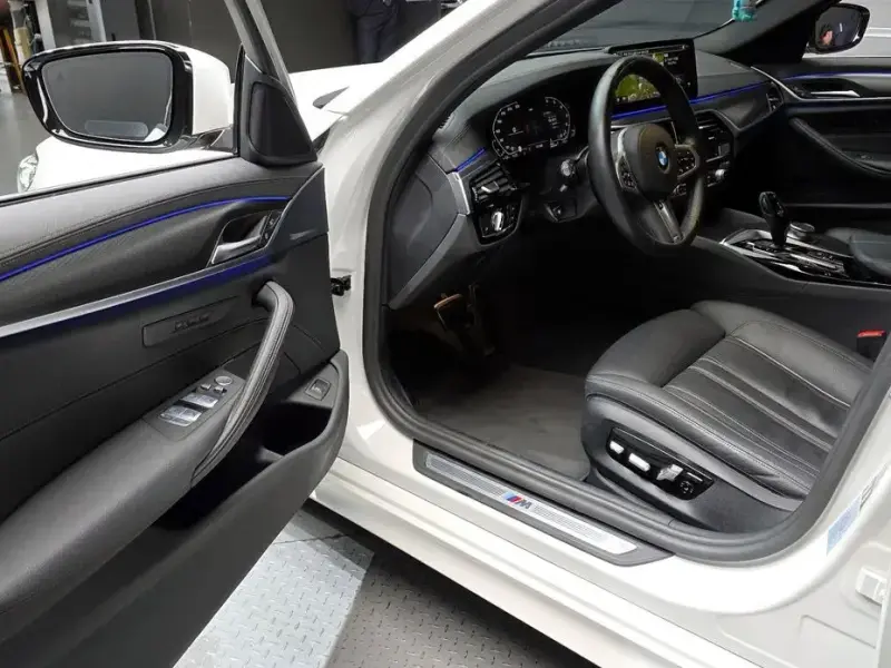 2022 BMW 5 серии с пробегом 56 053 км