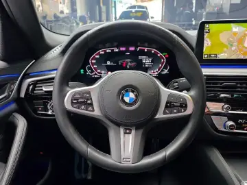 2022 BMW 5 серии с пробегом 56 053 км