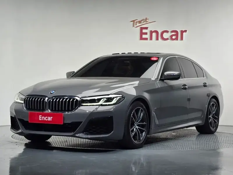 2022 BMW 5 серии с пробегом 42 373 км