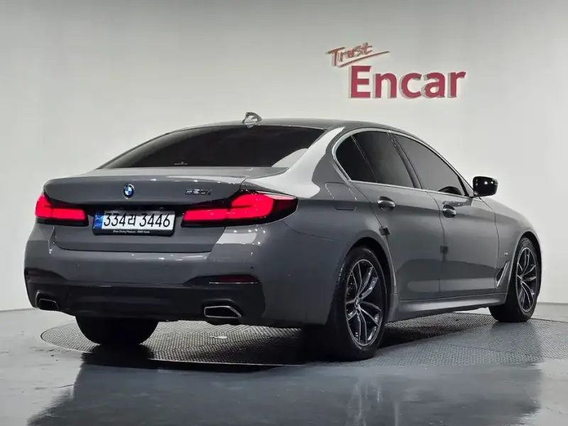 2022 BMW 5 серии с пробегом 42 373 км