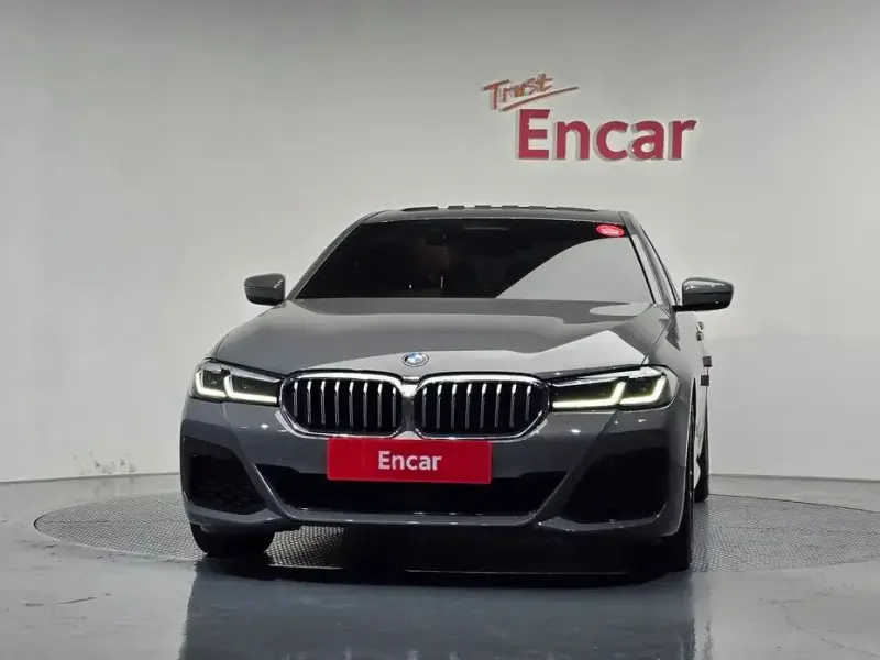 2022 BMW 5 серии с пробегом 42 373 км