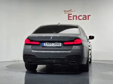 2022 BMW 5 серии с пробегом 42 373 км